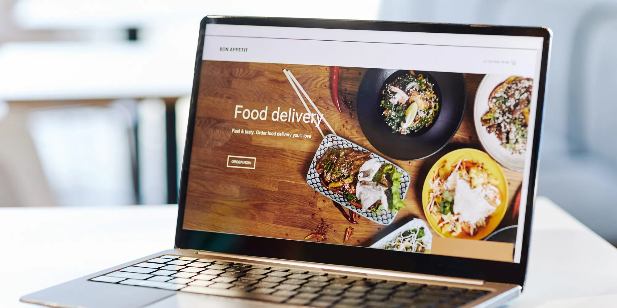 Customer Success事業：デリバリープラットフォーム契約後の素材回収、不備解消、入稿作業をすべてサポートし品質の良いページをご提供致します